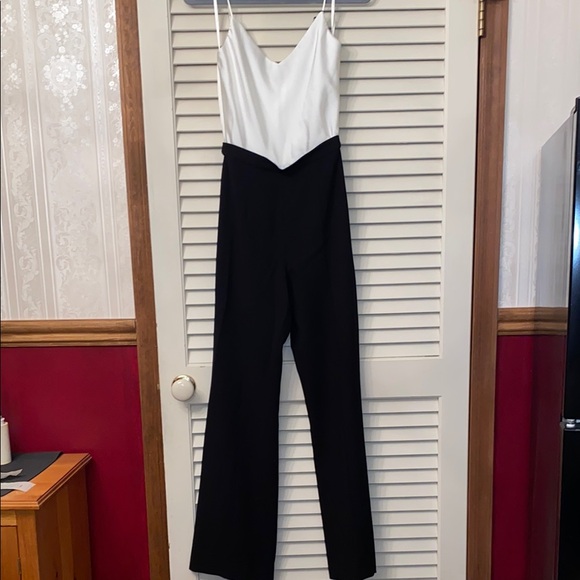 NWT Black Halo Saxon Black and White Jumpsuit - Picture 4 of 11